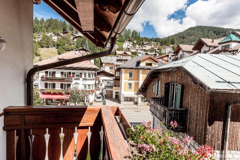 Hotel Garni Villa Park Ортізеї Екстер'єр фото