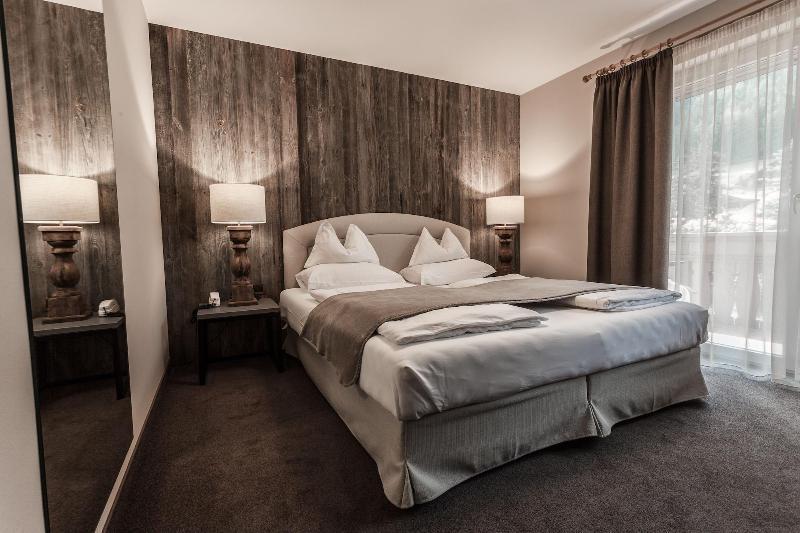 Hotel Garni Villa Park Ортізеї Екстер'єр фото
