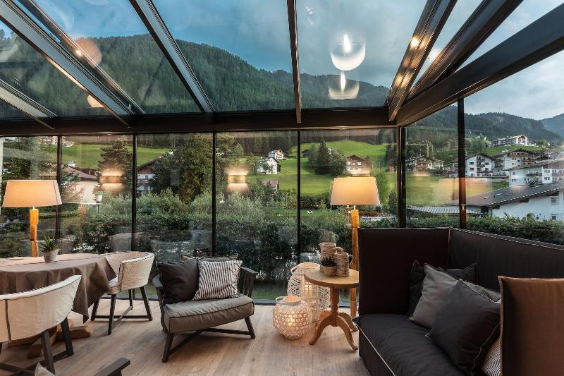 Hotel Garni Villa Park Ортізеї Екстер'єр фото