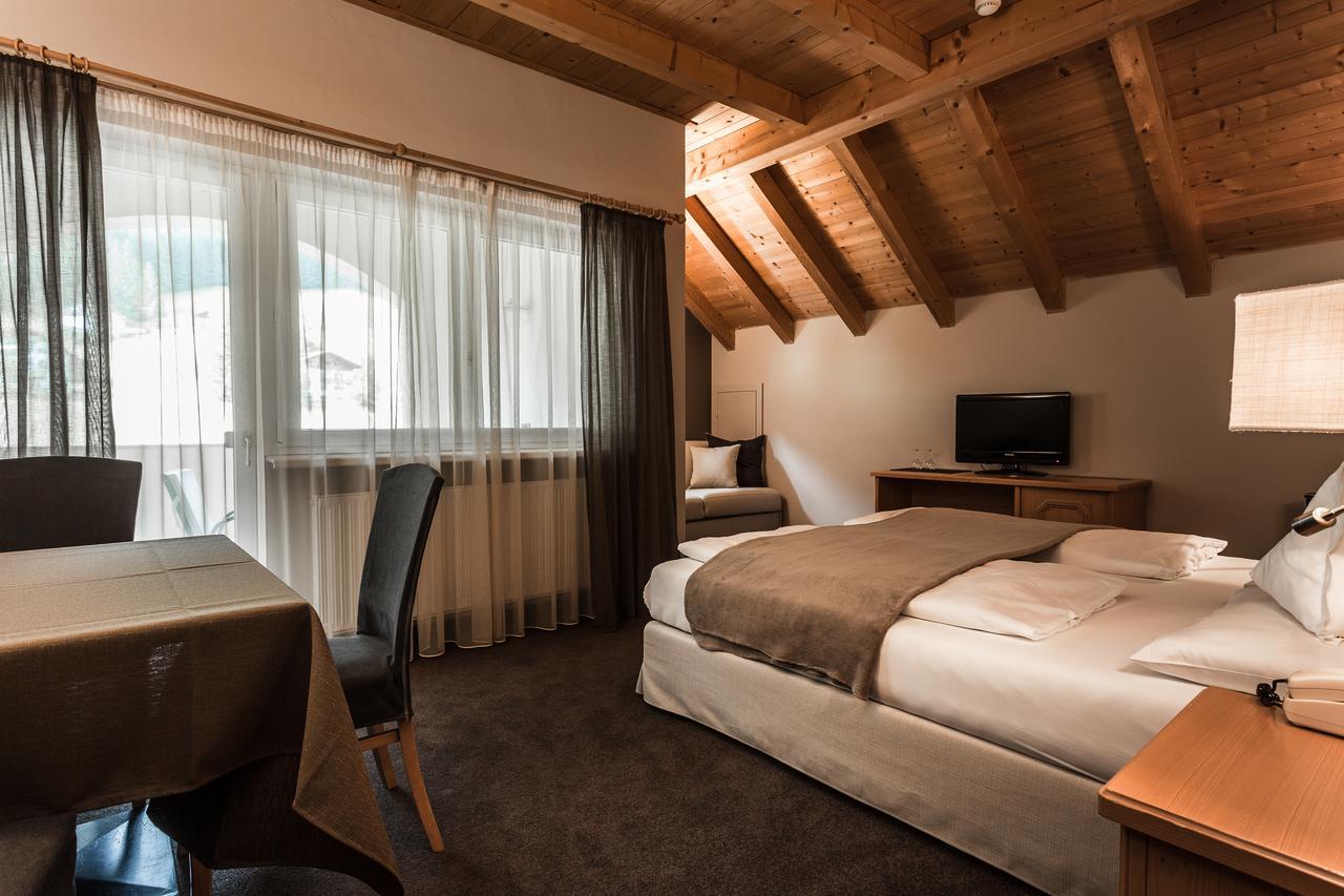 Hotel Garni Villa Park Ортізеї Екстер'єр фото